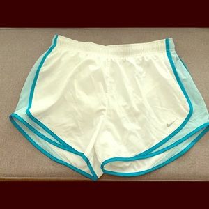 NWOT Nike Tempo shorts